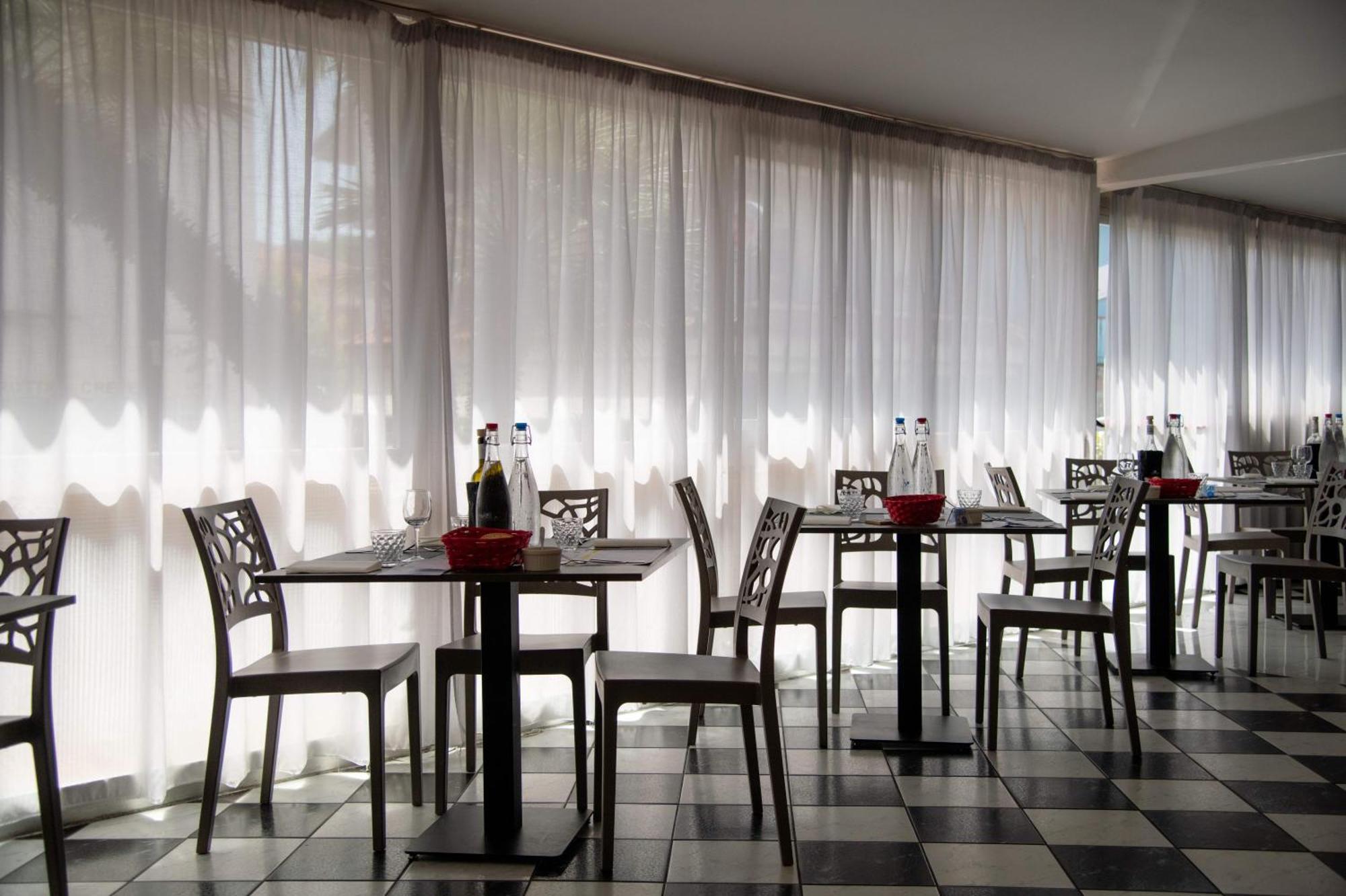Hotel Club La Villa Martinsicuro Esterno foto