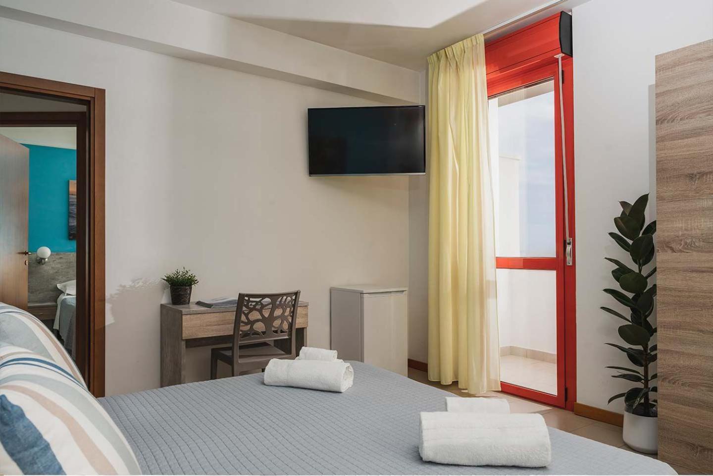 Hotel Club La Villa Martinsicuro Esterno foto